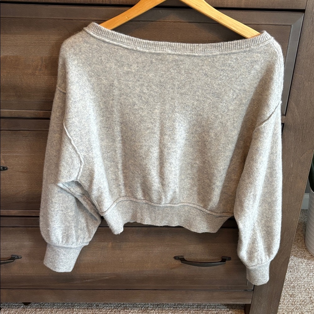 Free People Light Gray V-Neck Cropped Sweater 100% Cashmere - Picture 6 of 12